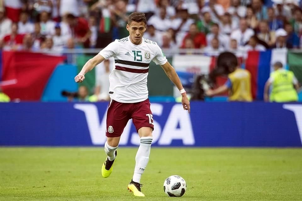 Héctor Moreno platicó con la directiva del Guadalajara pero no estaba en sus planes volver a México.