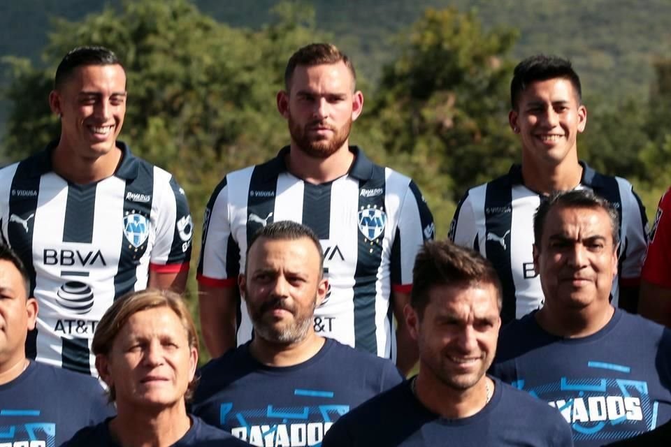 Vincent Janssen (centro) podría debutar este sábado ante Toluca.