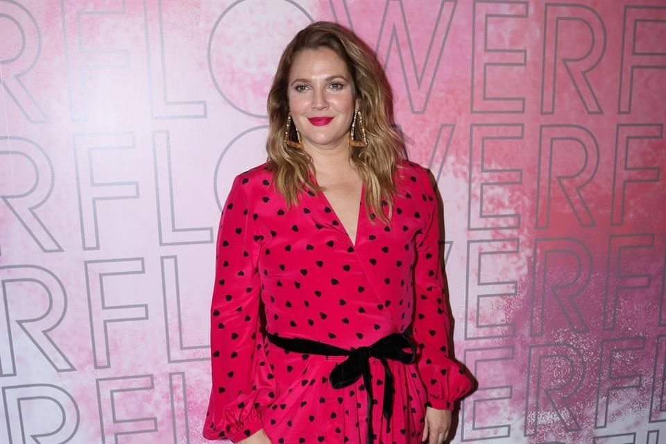 Además de ser la conductora, Drew Barrymore sería la productora ejecutiva del programa si le dan luz verde.