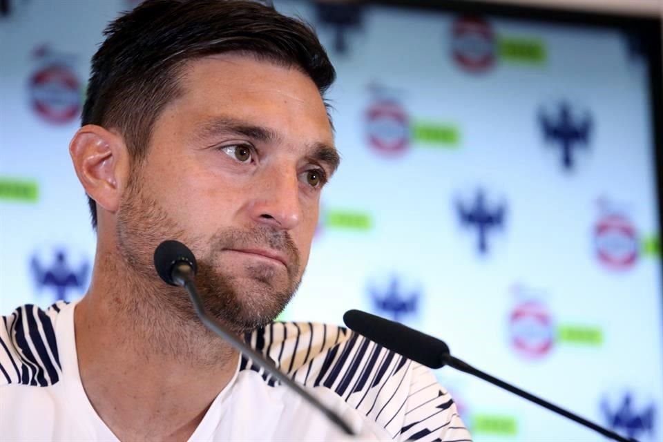Diego Alonso ve cerca el debut del holandés Vincent Janssen.
