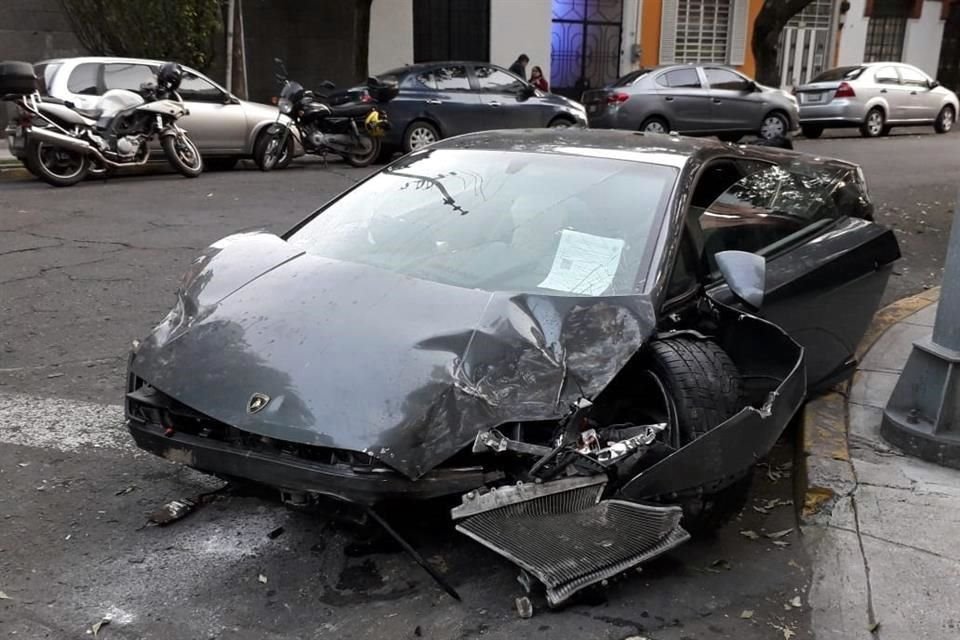 El vehículo fue abandonado en la intersección de las calles Yucatán y Zacatecas.