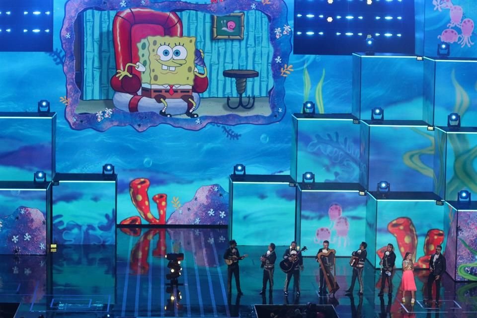 Hasta mariachi le llevaron a Bob Esponja para festejar su cumpleaños.