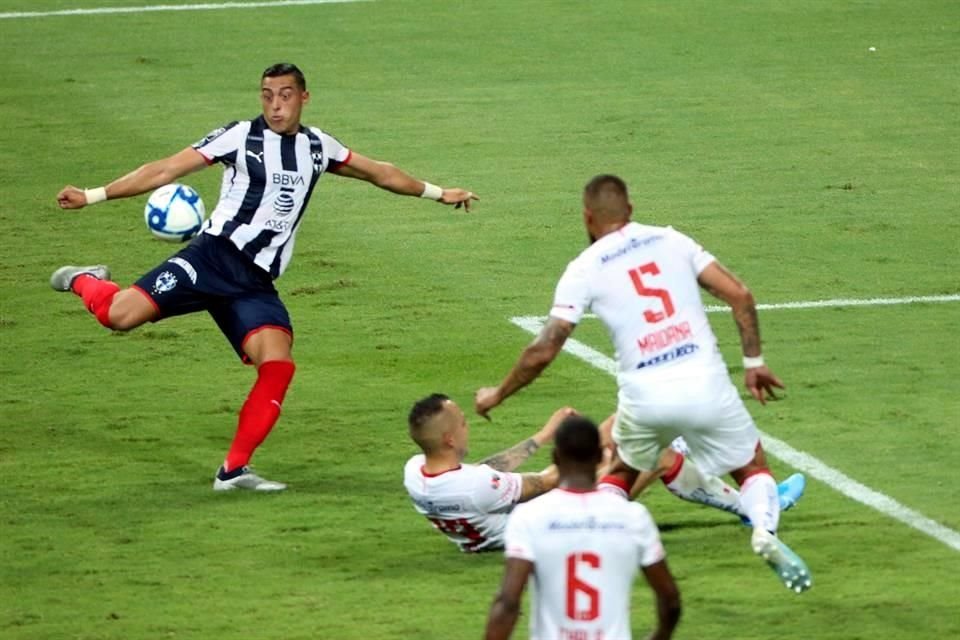 Monterrey pudo hacer al menos un par más de goles.