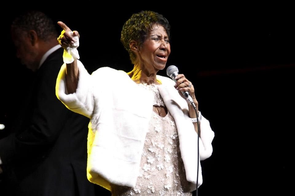 A Aretha Franklin le detectaron un tumor neuroendocrino en 2010; falleció el 16 de agosto de 2018.