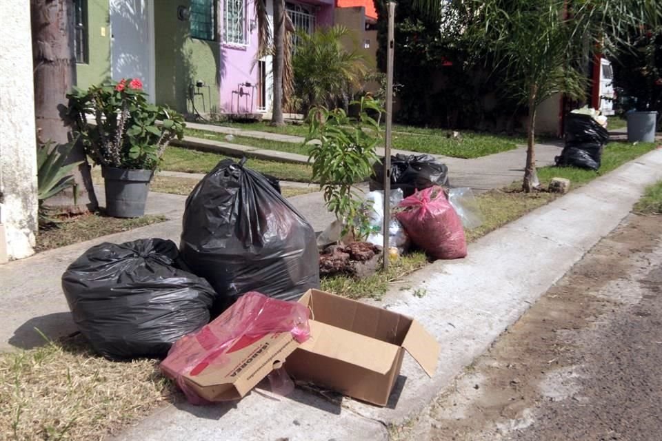 Vecinos de Villas del Centinela señalan que desde hace una semana Aseo Público Municipal no ha hecho sus habituales rondines.