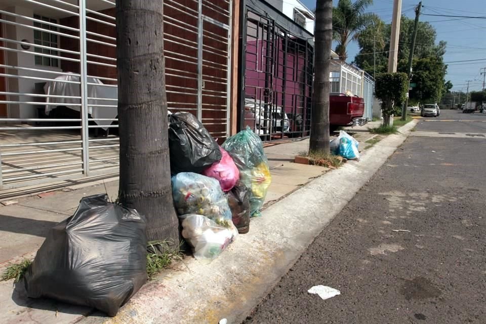 Vecinos de Villas del Centinela señalan que desde hace una semana Aseo Público Municipal no ha hecho sus habituales rondines.