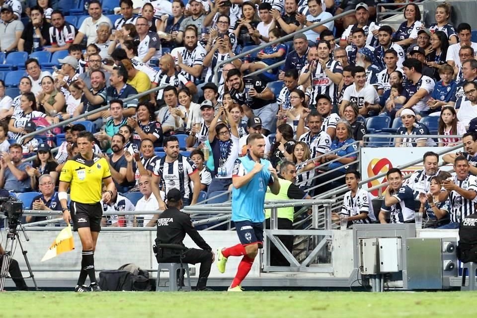Vincent Janssen ya disputó sus primeros minutos con la playera de Rayados.