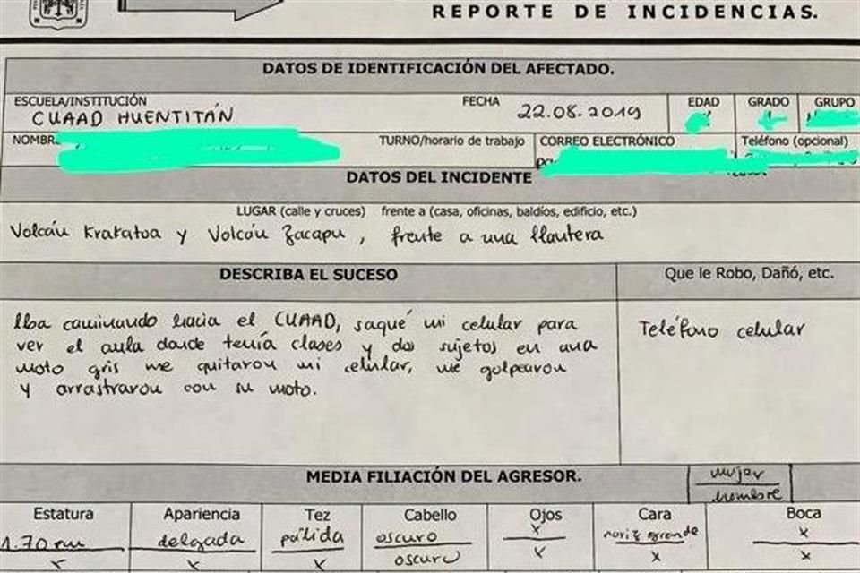 Una estudiante del CUAAD sacó su celular para revisar su horario de clases cuando dos sujetos le robaron el aparato, la golpearon y la arrastraron con su motocicleta.