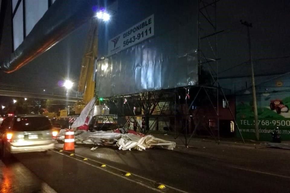 Durante la verificación de anuncios prohibidos en azoteas, el Invea desmanteló dos: en Ermita Iztapalapa y Eje 3 Sur.