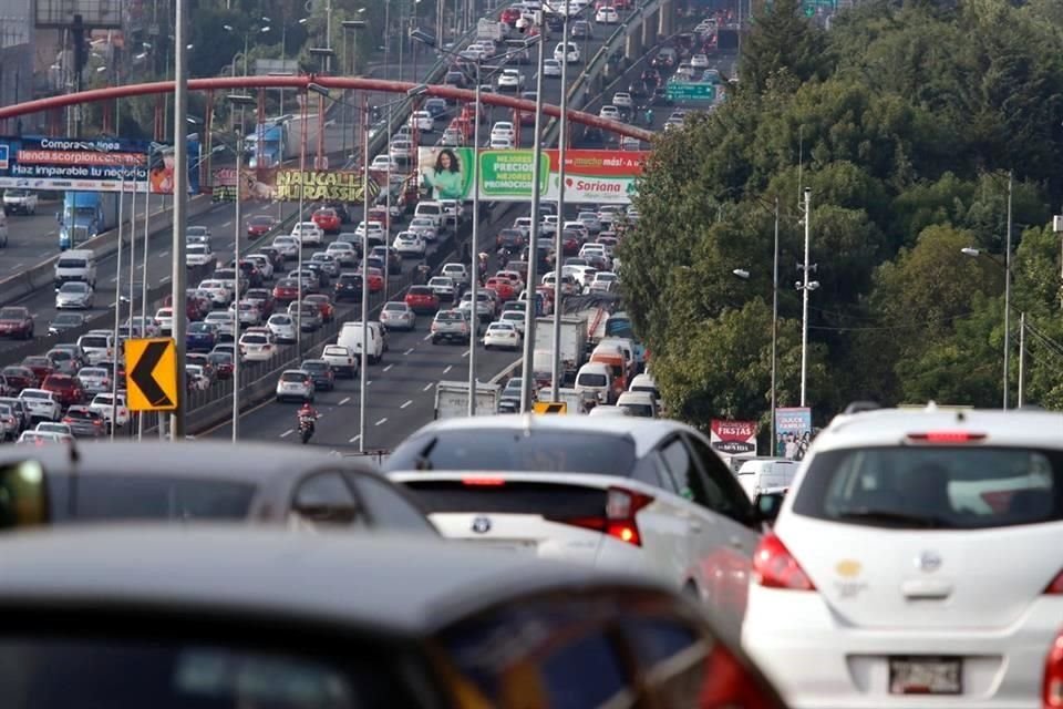 'Lo que nosotros queremos es que la gente que vive en la Ciudad, pague su tenencia en la Ciudad', expuso Sheinbaum. 