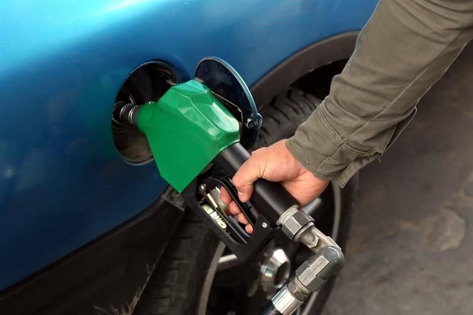 La gasolina Magna tuvo una incidencia mensual de menos 37.9 puntos porcentuales en marzo y la Premium de menos 4.4 puntos