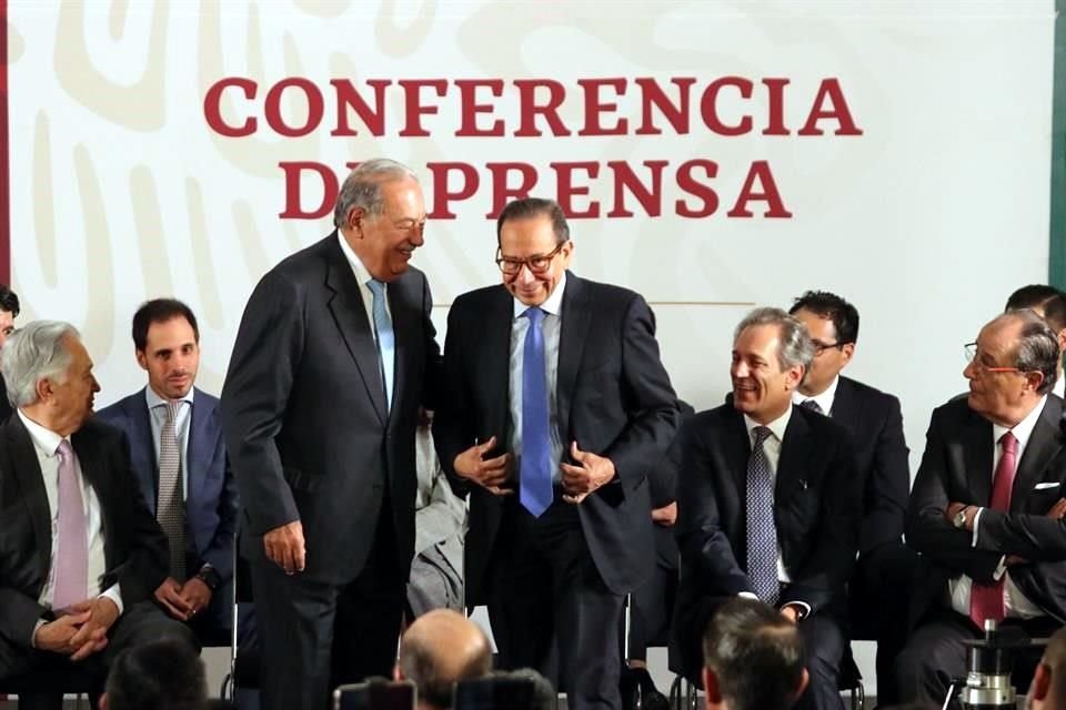 Liderados por Carlos Salázar, presidente del CCE, y Antonio Del Valle, presidente del CMN, empresarios constructores de ductos celebraron el acuerdo.