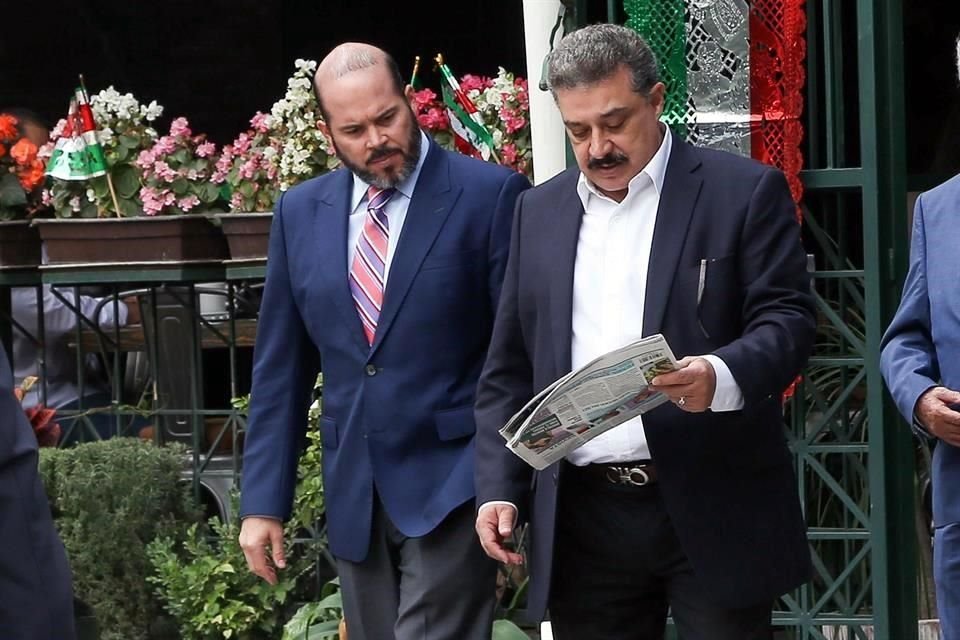 El 11 de septiembre de 2018, Carlos Lomelí (der.) tuvo un desayuno con el empresario José Luis González Íñigo, y Moreno Cardeña (izq.) estuvo ahí.