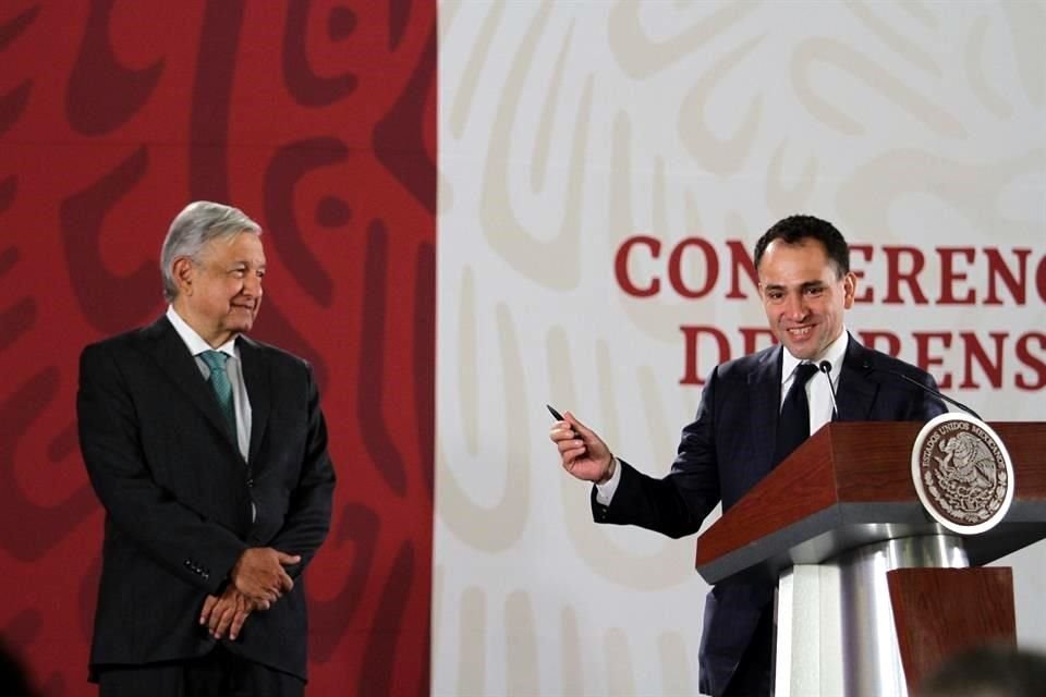 Herrera afirmó que esta decisión deriva de una resolución de la Junta de Gobierno de la Comisión Nacional del Sistema de Ahorro para el Retiro (Consar),