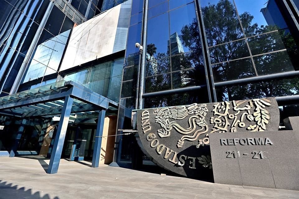 El edificio de la desaparecida PGR se localiza en Reforma 211 y 213.