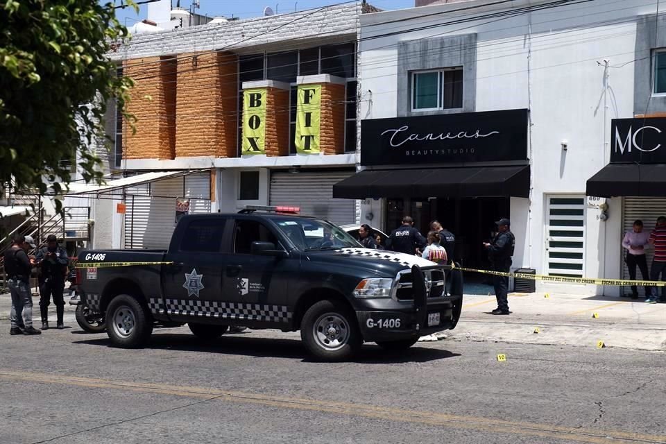 La agresión se reportó cerca de las 13:30 horas de hoy en la Calle Sierra Madre 469, entre Monte Urales y Sierra Grande.