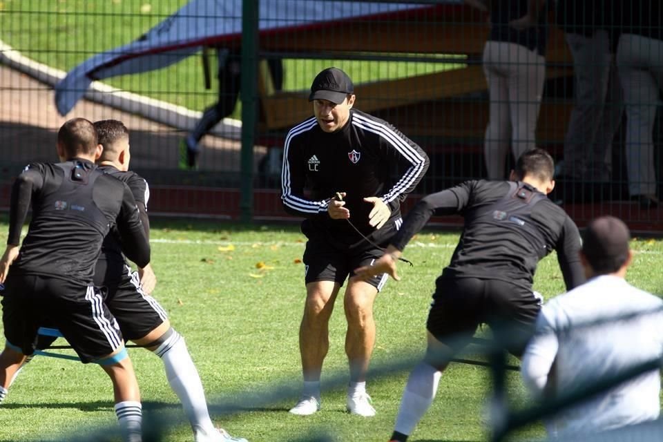 Al parecer, Leandro Cufré encontró un esquema de juego efectivo.