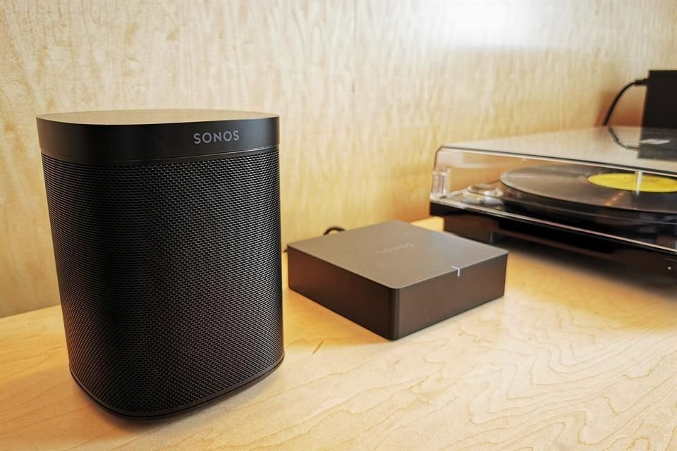 Los otros nuevos integrantes de la familia son Sonos One SL y Sonos Port, versiones mejoradas de productos ya conocidos de la compañía, como Play:1 y Connect.