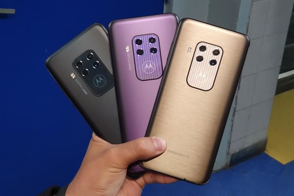 El Motorola One Zoom llegará a México a partir del 7 de septiembre, solo dos días después de su presentación oficial, y en tres colores disponibles: gris, morado y azul.