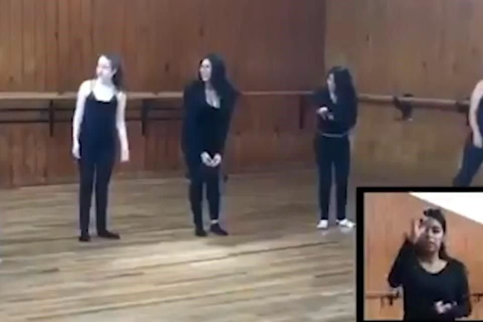 La Dirección de Danza de la UNAM ofrece talleres libres de ballet y danza contemporánea a personas con discapacidad intelectual y auditiva.