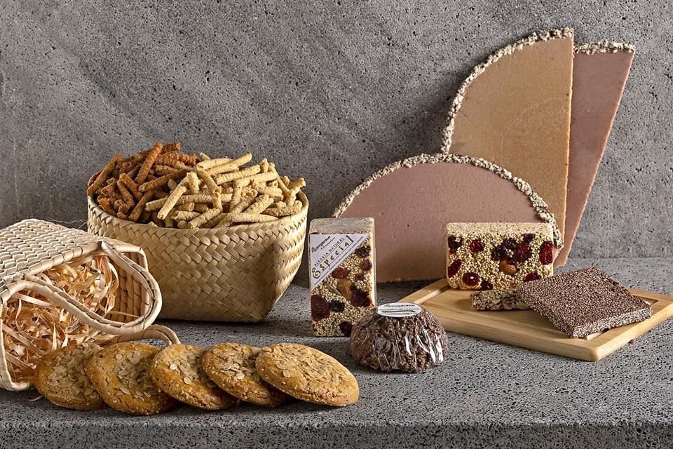 La cooperativa de la familia Galicia elabora productos artesanales con amaranto de Tulyehualco.