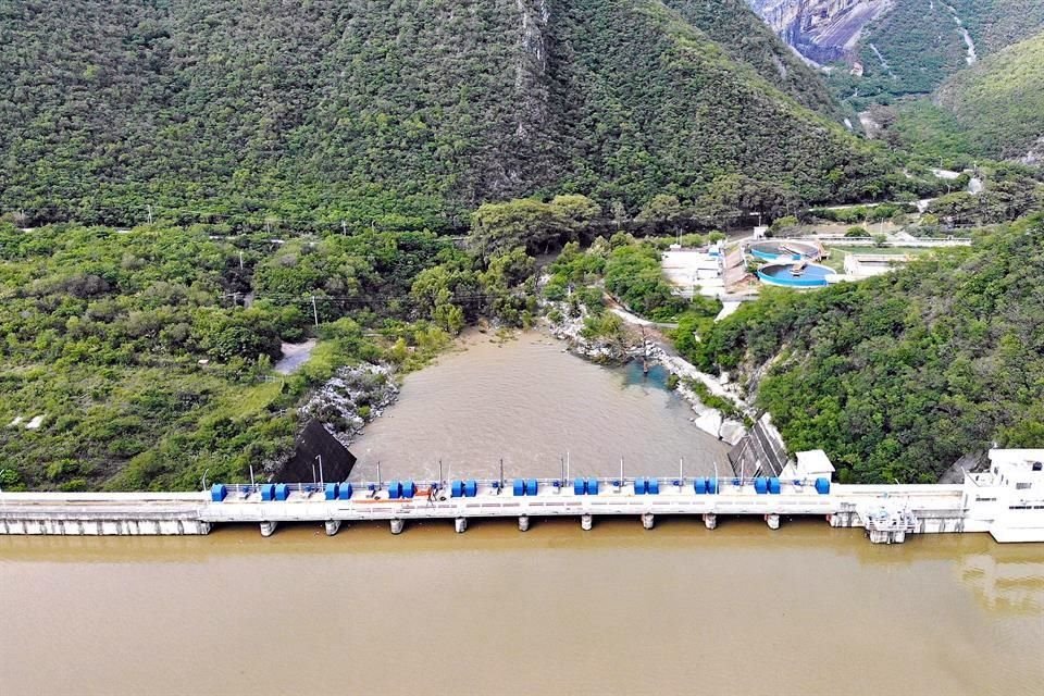 Las tres presas en el Estado continúan captando agua gracias a las precipitaciones causadas por 'Fernand'.