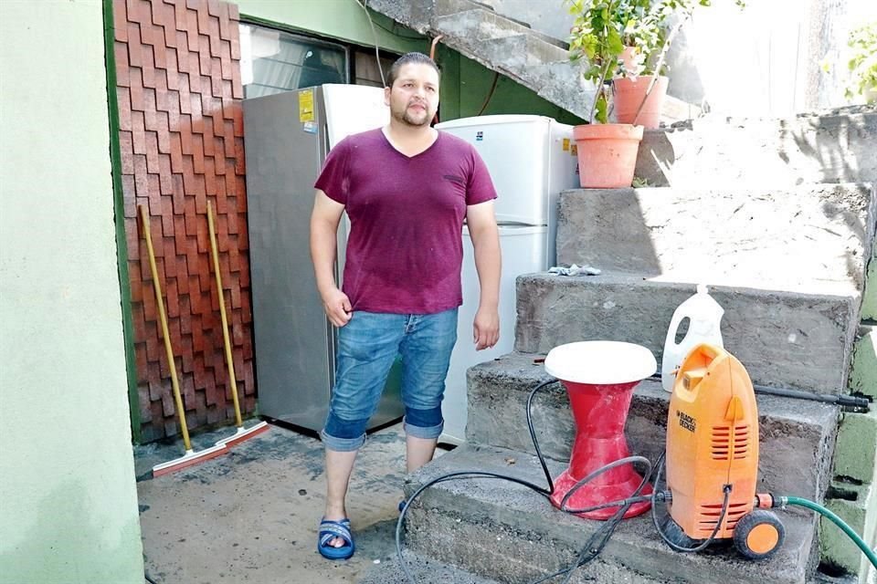 También en Las Puentes, Jaime Torres perdió dos refrigeradores, entre otros enseres.