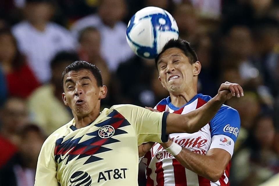 Molina salió al minuto 61 por una molestia muscular en la pierna izquierda, pero espera sanar para el primer Clásico de las Chivas en el certamen.