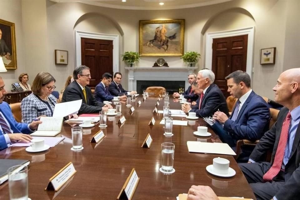 Se reunió Ebrard con Pence en Washington.