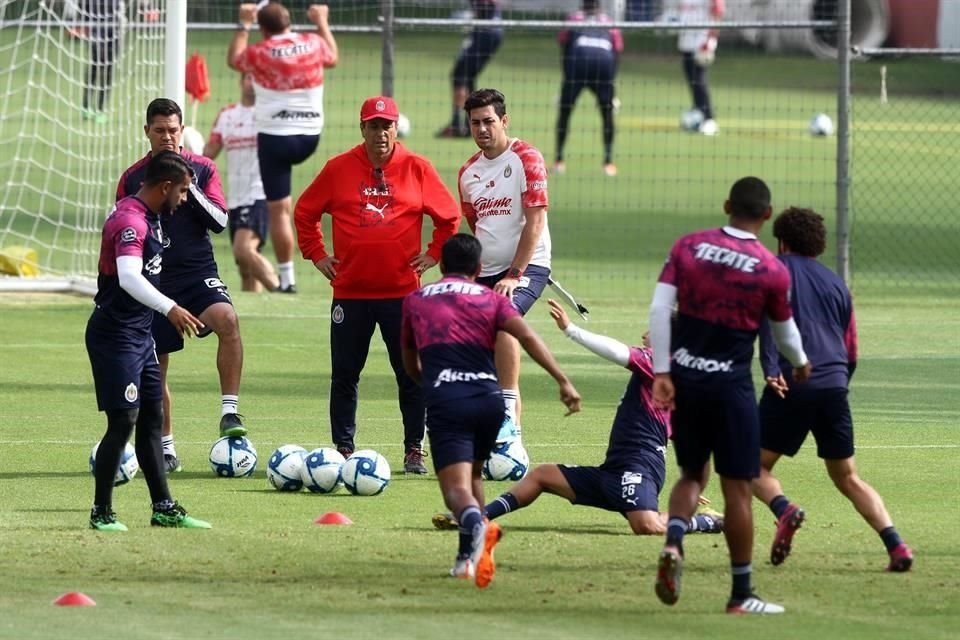 Tomás Boy dijo que está tranquilo y no le molesta lo que le grite la afición.