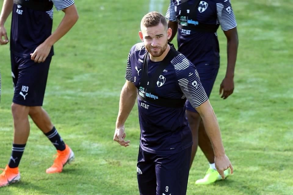Vincent Janssen estaría en el ataque de inicio con Rogelio Funes Mori.