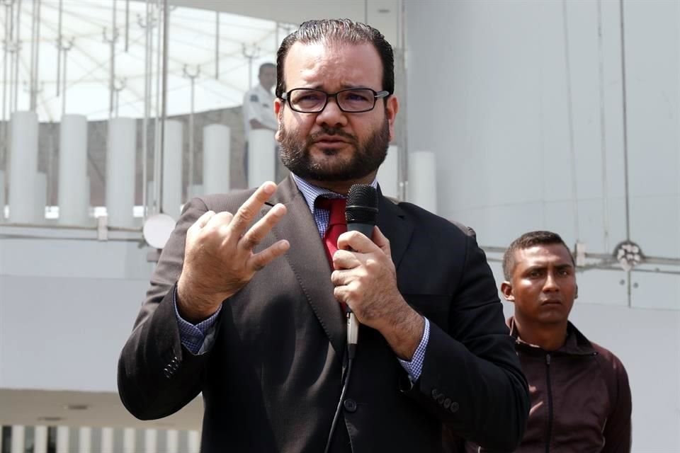 Enrique Carpizo, abogado de los elementos de la PF.
