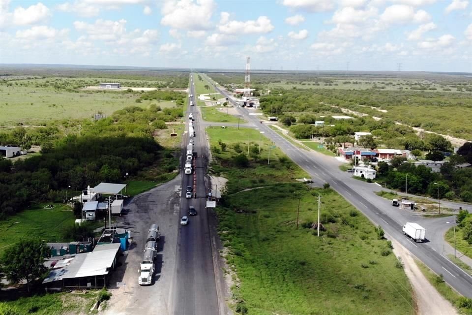 En Tamaulipas, las Secretarías de Desarrollo Rural y de Seguridad Pública tienen un tercer retén, en el kilómetro 181.