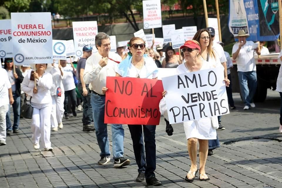 La manifestación fue convocada por el Congreso Nacional Ciudadano (CNC), que dirige Gilberto Lozano.