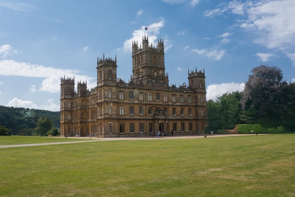 El Highclere Castle, lugar en el que se filmó la serie Downton Abbey, se podrá alquilar por una noche, a través de Airbnb.