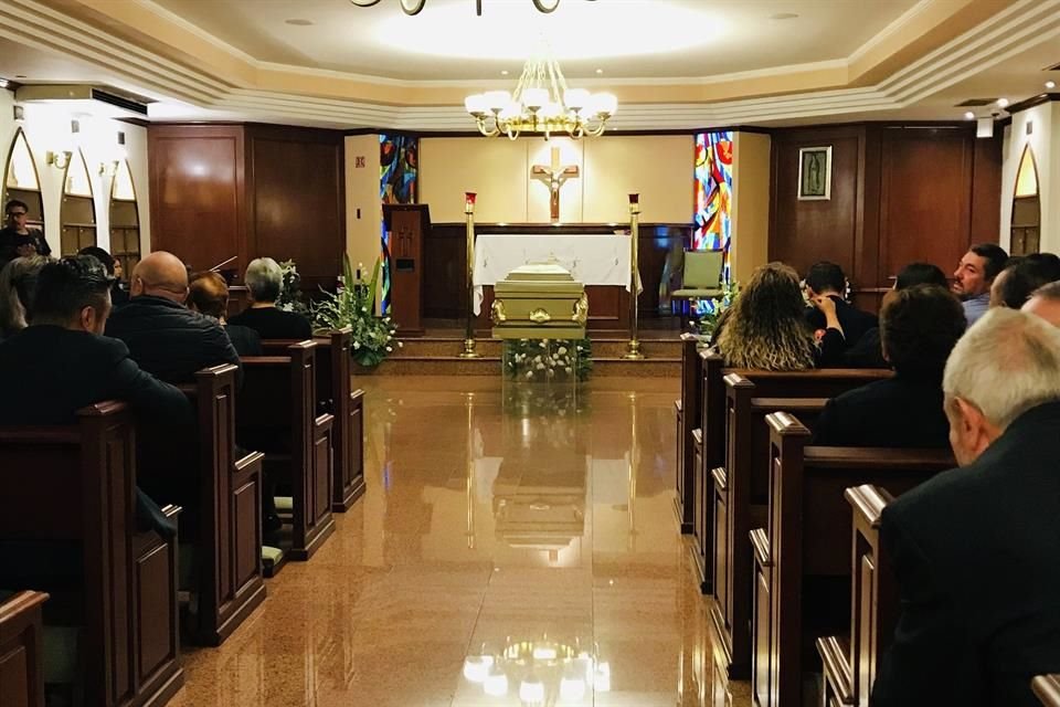El actor fue velado en una funeraria de la colonia San Rafael en compañía de sus hijos Flavio Mauricio y Marco Vinicio, así como más allegados.