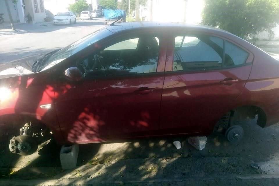 La banda integrada por al menos dos hombres lleva un mes operando en colonias como Santa Cecilia, dentro del sector La Alianza; Mirasol, Valle de Santa Lucía, Fomerrey 112 y el sector San Bernabé.