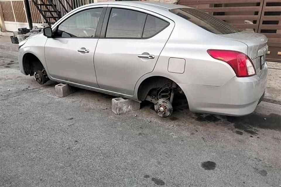 La banda integrada por al menos dos hombres lleva un mes operando en colonias como Santa Cecilia, dentro del sector La Alianza; Mirasol, Valle de Santa Lucía, Fomerrey 112 y el sector San Bernabé.
