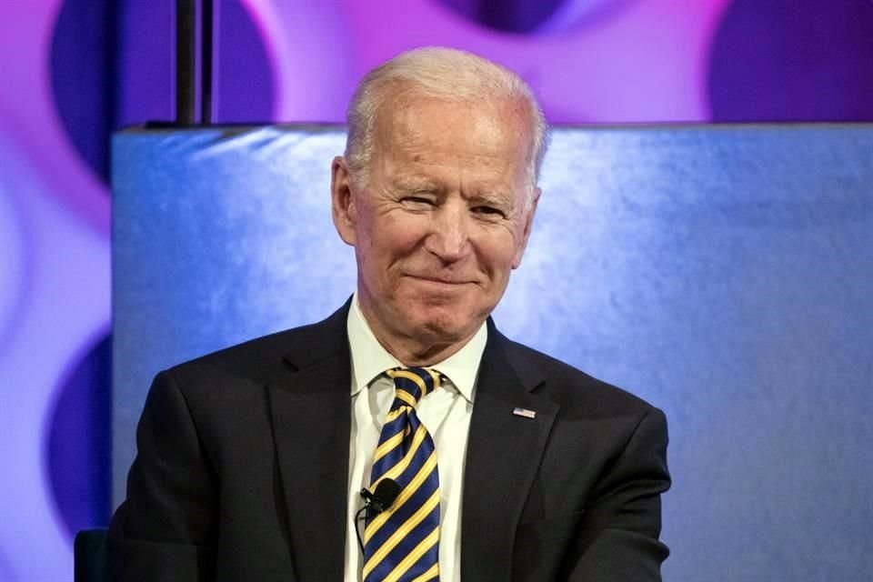 En llamada, Trump pidió al nuevo Mandatario de Ucrania que investigara al hijo del ex vicepresidente Joe Biden, afirmaron fuentes cercanas.