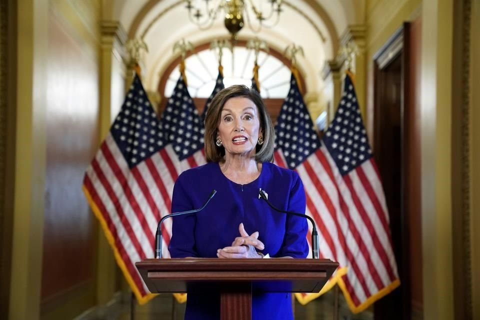 Cámara baja de EU anunció una indagatoria para llevar a juicio político a Trump por presuntamente presionar a Ucrania para indagar a Biden.