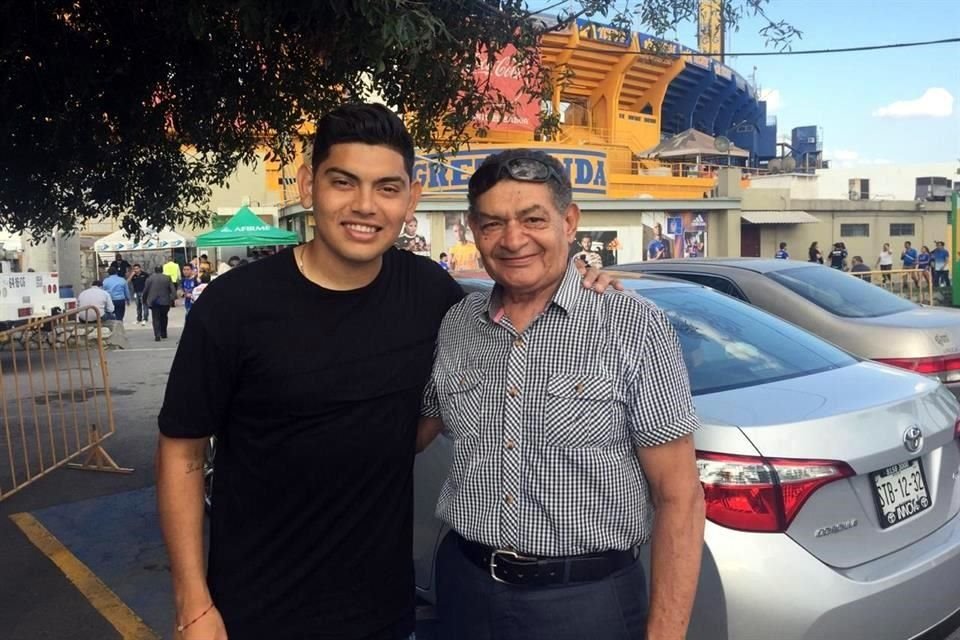 Jonathan Espericueta se encontró afuera del inmueble con Mateo Bravo, ex arquero de los Tigres.