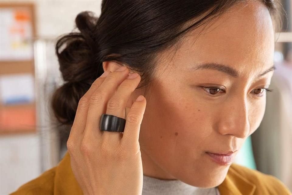 El Echo Loop es un anillo inteligente que cuenta con dos micrófonos y una bocina diminuta, la más pequeña colocada en un dispositivo Echo. Tendrá un botón para activar a la escucha de Alexa.