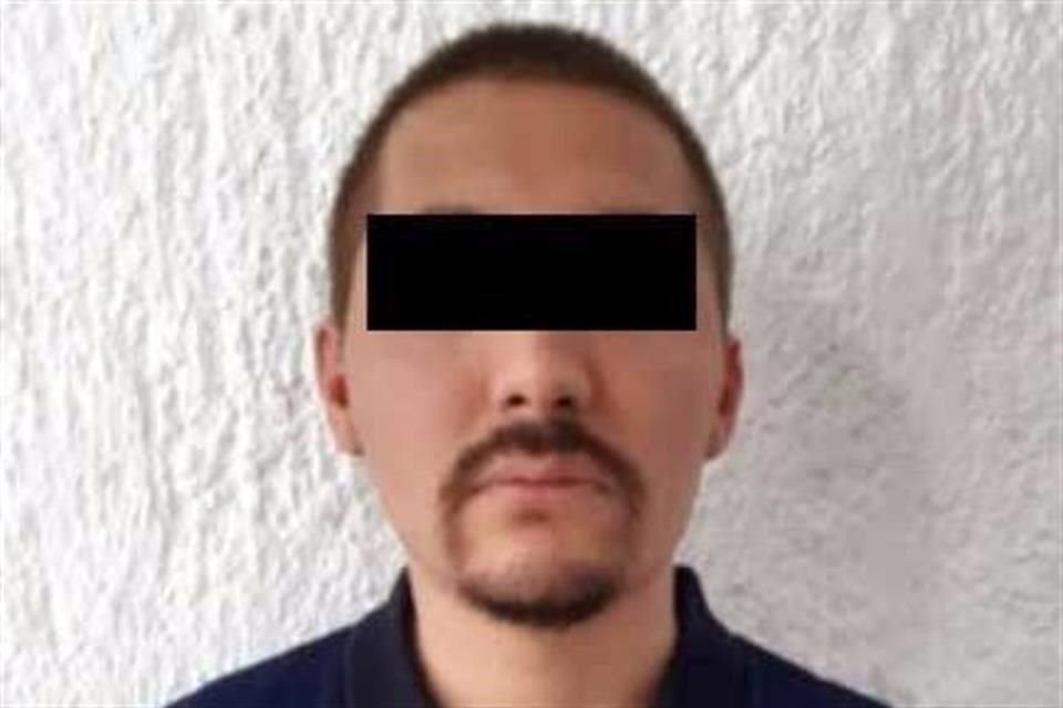 Carlos, alias 'El Chicken', fue arrestado durante un operativo que comenzó ayer y terminó hoy en la madrugada.
