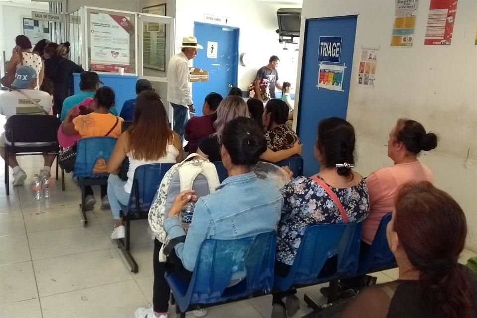 Debido a la contingencia de dengue por la que atraviesa la Ciudad, SSJ informó que se mantienen abiertos 14 centros de salud en la ZMG.