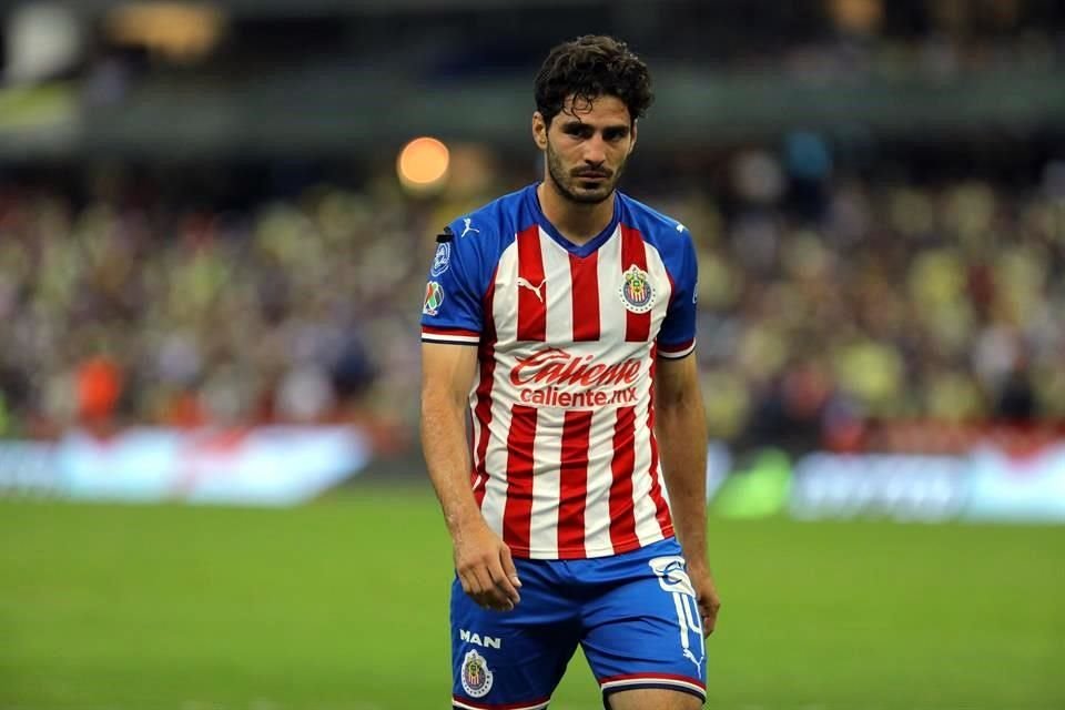 Briseño se fue expulsado en el primer tiempo por la lesión que le preovocó a Giovani Dos Santos.