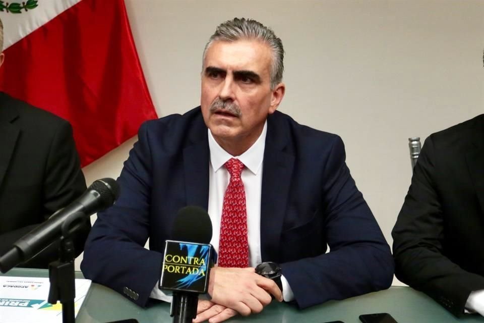 Garza advirtió que Nuevo León cumple a un 30 por ciento con la cantidad de custodios necesarios para la vigilancia en los penales.