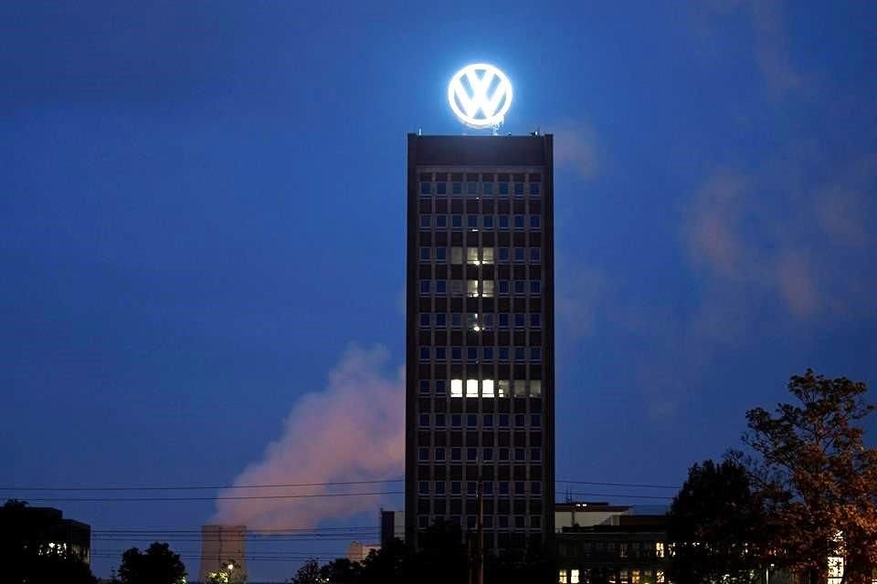 Según datos de Volkswagen, alrededor de 11 millones de vehículos en todo el mundo incorporaban en su software comandos que trucaban las emisiones de NOx solo durante las pruebas en laboratorio.