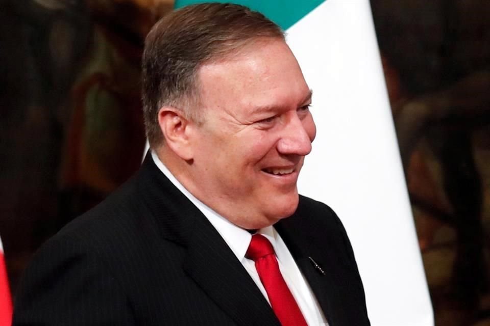 Pompeo acuso que los demócratas de la Cámara de Representantes tratan de intimidar a funcionarios por trama ucraniana.