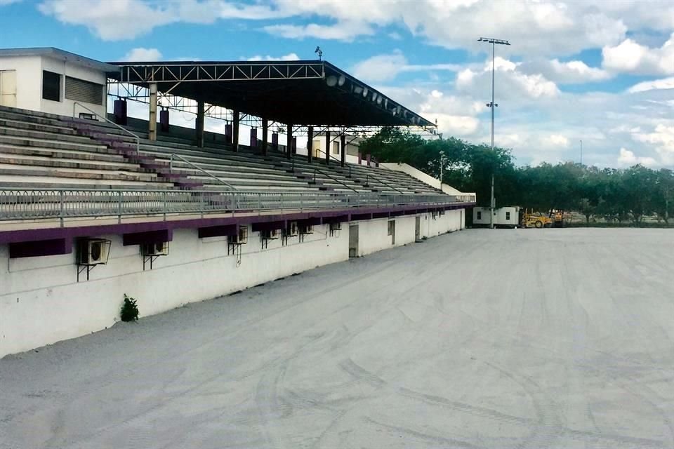 Se quitó el pasto sintético como parte de las labores de remodelación.