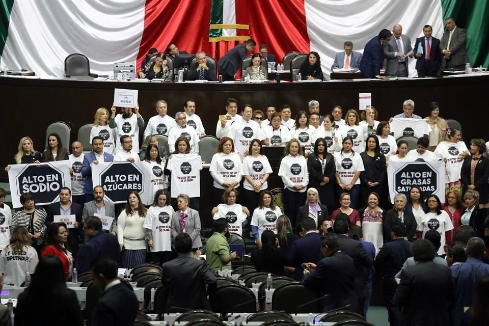 Ayer, diputados aprobaron en general y particular etiquetado frontal de advertencia en alimentos y bebidas para combatir obesidad; pasa a Senado.